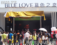 �{(l��n)ɫ֮�م�չ�Ϻ����I(y��)���[��(hu��)