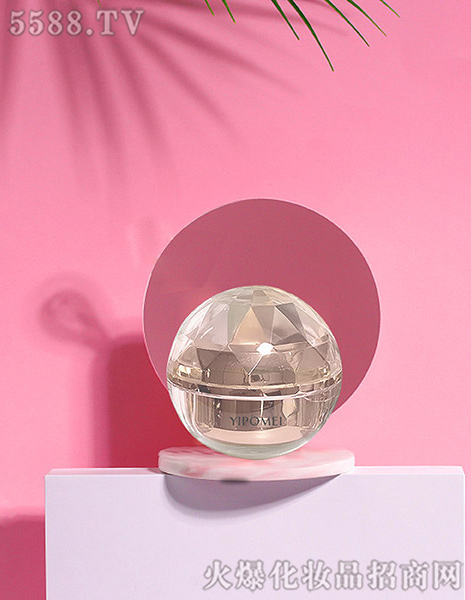 �ز���(r��n)���B(y��ng)�o(h��)���A˪