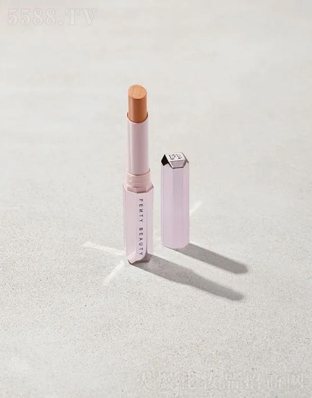 ·����܎��ˮ���yƷ(�Ϻ�)���޹�˾��Fenty Beauty�z�qС�����F�־Æ���ڼt��а���̲��ң���ʵ��ɫչ�F(xi��n)���ӵ�����