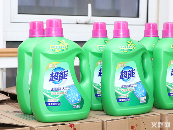 ������Ů��(ji��)���𱬾W(w��ng)�ɰl(f��)Ů�񌣌ٶY��