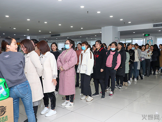 ������Ů��(ji��)���𱬾W(w��ng)�ɰl(f��)Ů�񌣌ٶY��