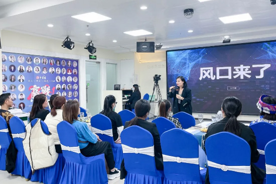 ���լ��^��