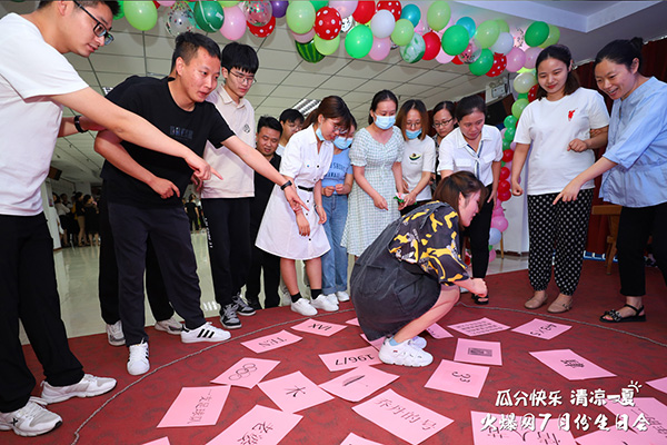 火爆網(wǎng)舉辦7月生日會(huì),共享快樂,瓜分涼夏 火爆網(wǎng)舉辦7月生日會(huì),共享快樂,瓜分涼夏